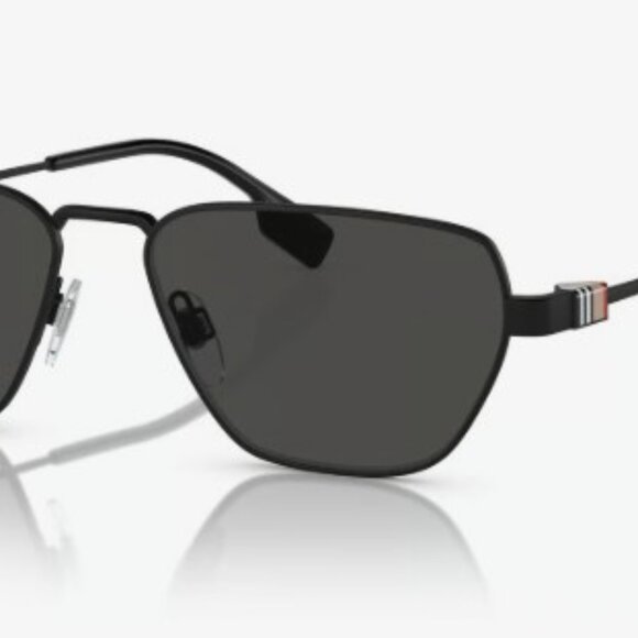 Burberry Other - Burberry BE3146 black sunglasses, dark grey Lens